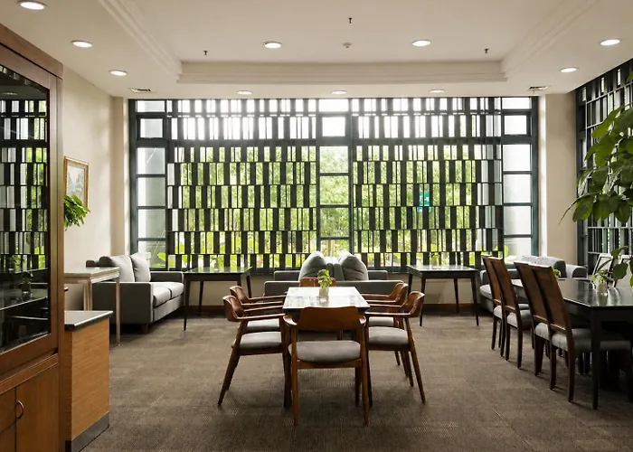 Grand Tropic Suites Hotel